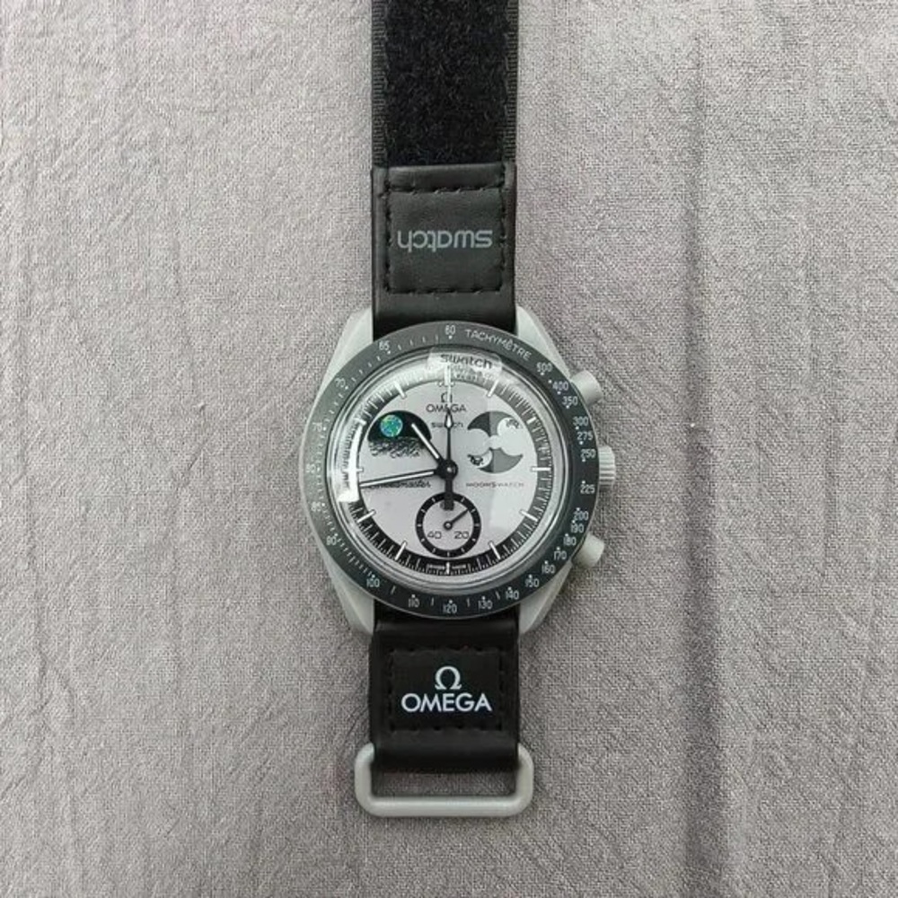 🦋Swatch x Omega To Earthphase Watch (In box)